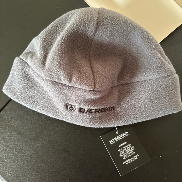 Men's Gray Fleece Hat - Picture 3 of 4
